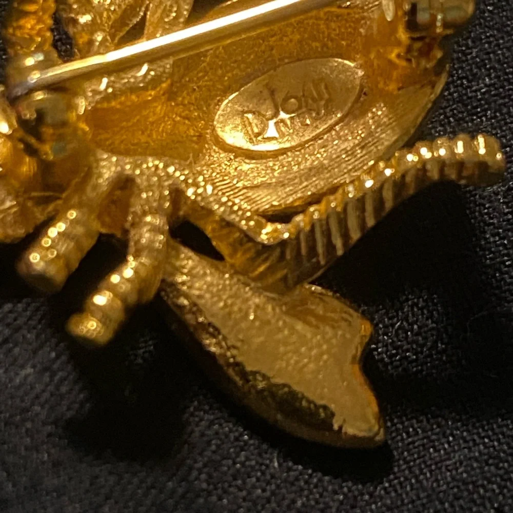 Sparkling Figural Bee Pin JOAN RIVERS Signed Clear Crystal Swarovski 14KGP
